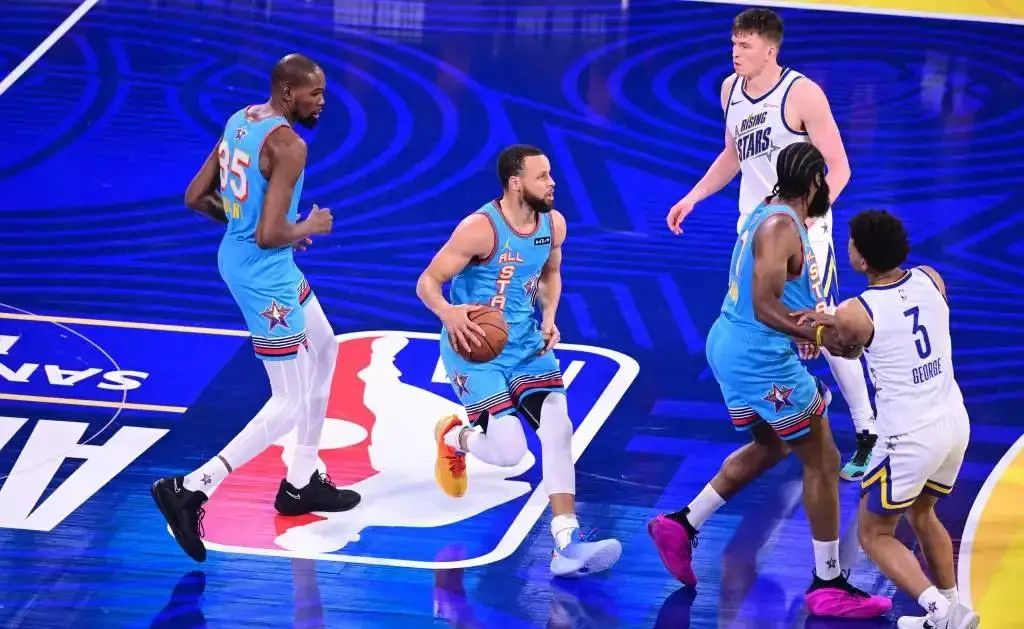 开yun体育官网入口登录体育-美国NBA联赛决赛战队展开紧张对决