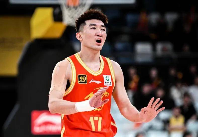 北京男篮备受伤病困扰，季后赛前景堪忧